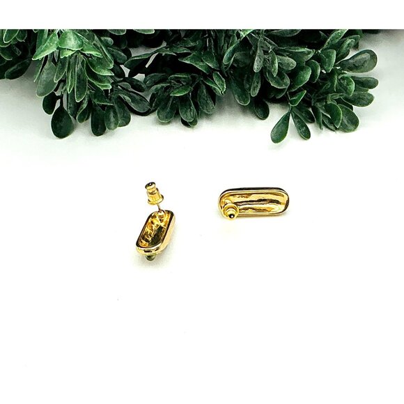 Vintage Gold Tone Green Gems Detailed Filigree Stud Earrings - Picture 4 of 8